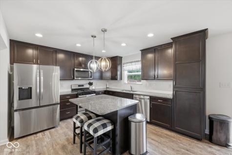 1553 Bush Way Shelbyville IN 46176