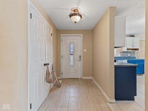 1707 W 76th Place Indianapolis IN 46260