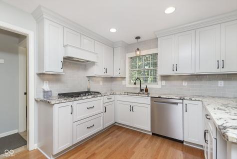 624 Hawthorne Drive Carmel IN 46033