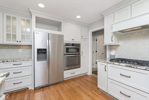 624 Hawthorne Drive Carmel IN 46033