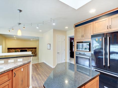 8037 Tanager Court Indianapolis IN 46256