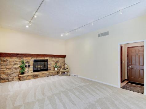 8037 Tanager Court Indianapolis IN 46256