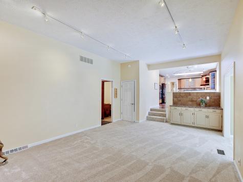 8037 Tanager Court Indianapolis IN 46256