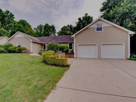 8037 Tanager Court Indianapolis IN 46256