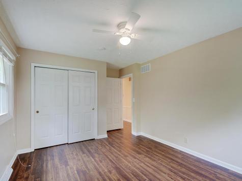 8037 Tanager Court Indianapolis IN 46256