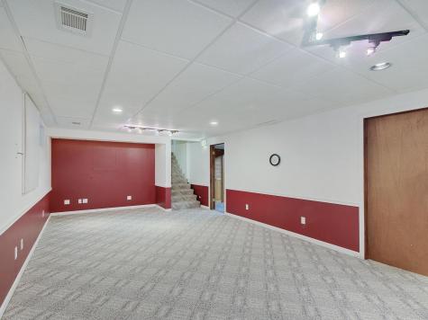 8037 Tanager Court Indianapolis IN 46256