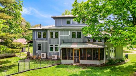 7070 S 650 W Columbus IN 47201