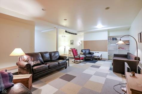 7070 S 650 W Columbus IN 47201