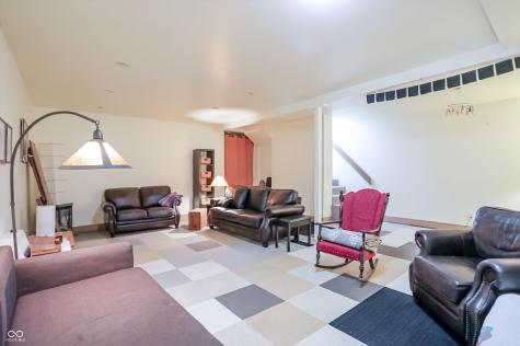 7070 S 650 W Columbus IN 47201