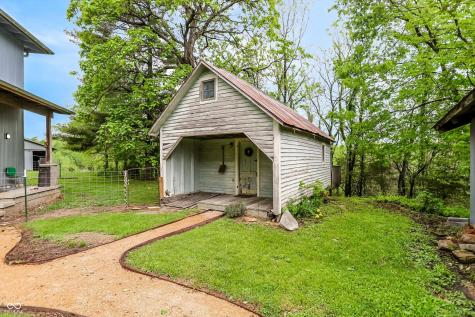 7070 S 650 W Columbus IN 47201