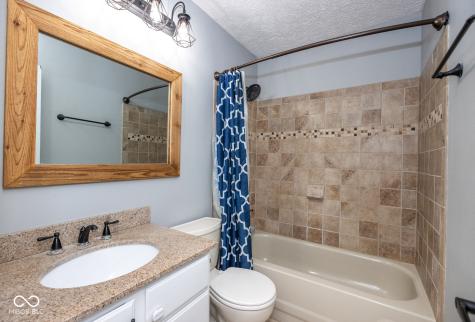 8362 La Habra Lane Indianapolis IN 46236
