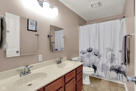 11008 Stratford Way Fishers IN 46038