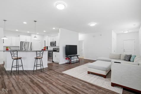 4160 Cairo Way Avon IN 46123