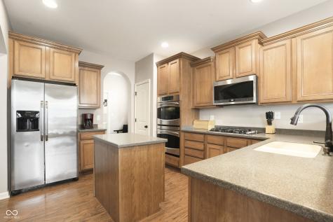 6093 Mountain Hawk Drive Zionsville IN 46077