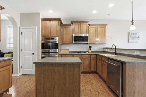 6093 Mountain Hawk Drive Zionsville IN 46077