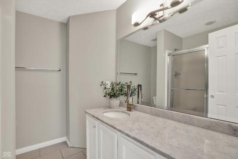 9055 Glass Chimney Lane Fishers IN 46037
