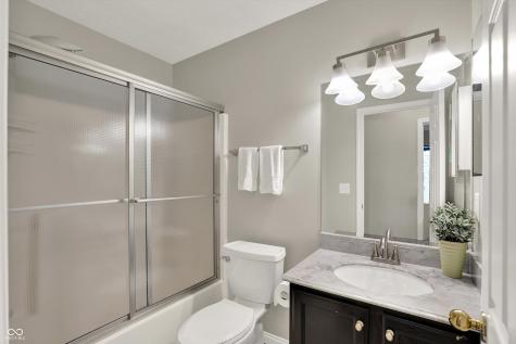 9055 Glass Chimney Lane Fishers IN 46037