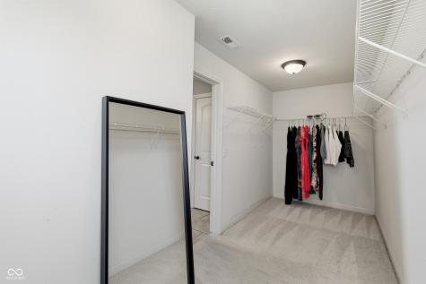 8842 Windpointe Pass Zionsville IN 46077