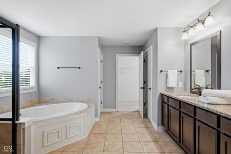 8842 Windpointe Pass Zionsville IN 46077