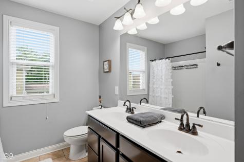 8842 Windpointe Pass Zionsville IN 46077