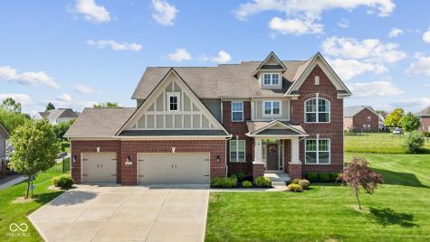 2447 Stonehaven Drive Avon IN 46123