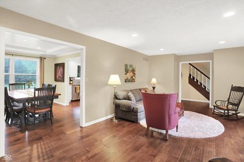 1095 Williamsburg Lane Zionsville IN 46077