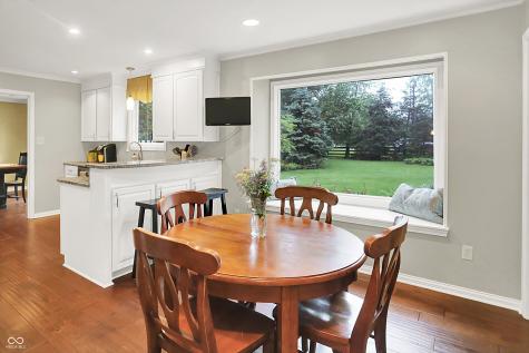 1095 Williamsburg Lane Zionsville IN 46077