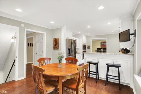 1095 Williamsburg Lane Zionsville IN 46077