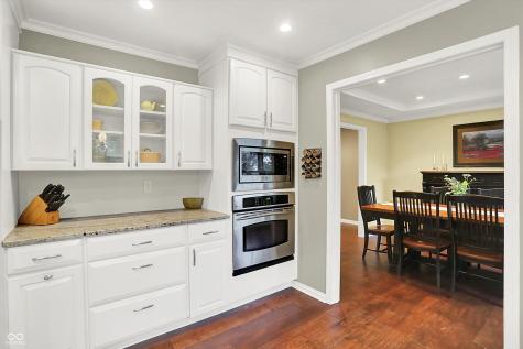 1095 Williamsburg Lane Zionsville IN 46077
