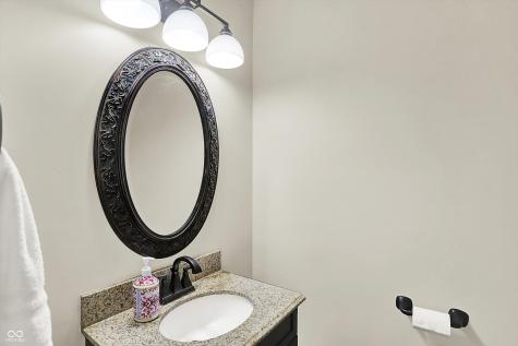 1095 Williamsburg Lane Zionsville IN 46077