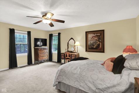 1095 Williamsburg Lane Zionsville IN 46077