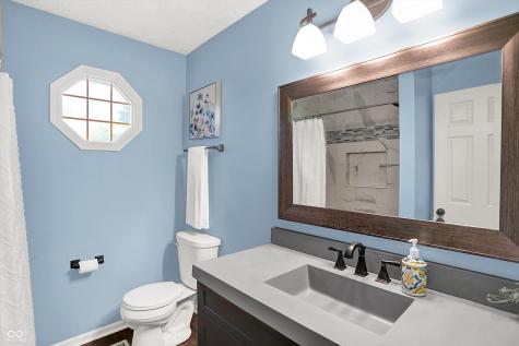 1095 Williamsburg Lane Zionsville IN 46077