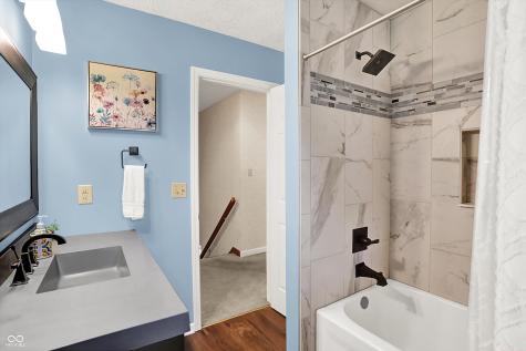 1095 Williamsburg Lane Zionsville IN 46077