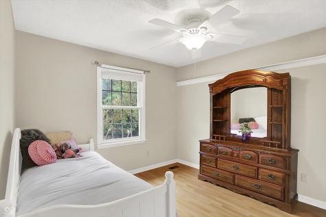 1095 Williamsburg Lane Zionsville IN 46077
