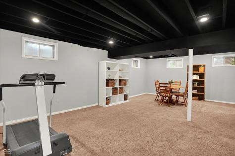 1095 Williamsburg Lane Zionsville IN 46077