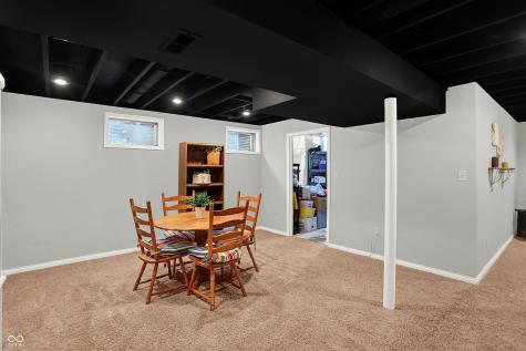1095 Williamsburg Lane Zionsville IN 46077