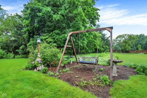 1095 Williamsburg Lane Zionsville IN 46077