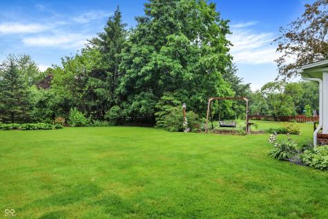 1095 Williamsburg Lane Zionsville IN 46077