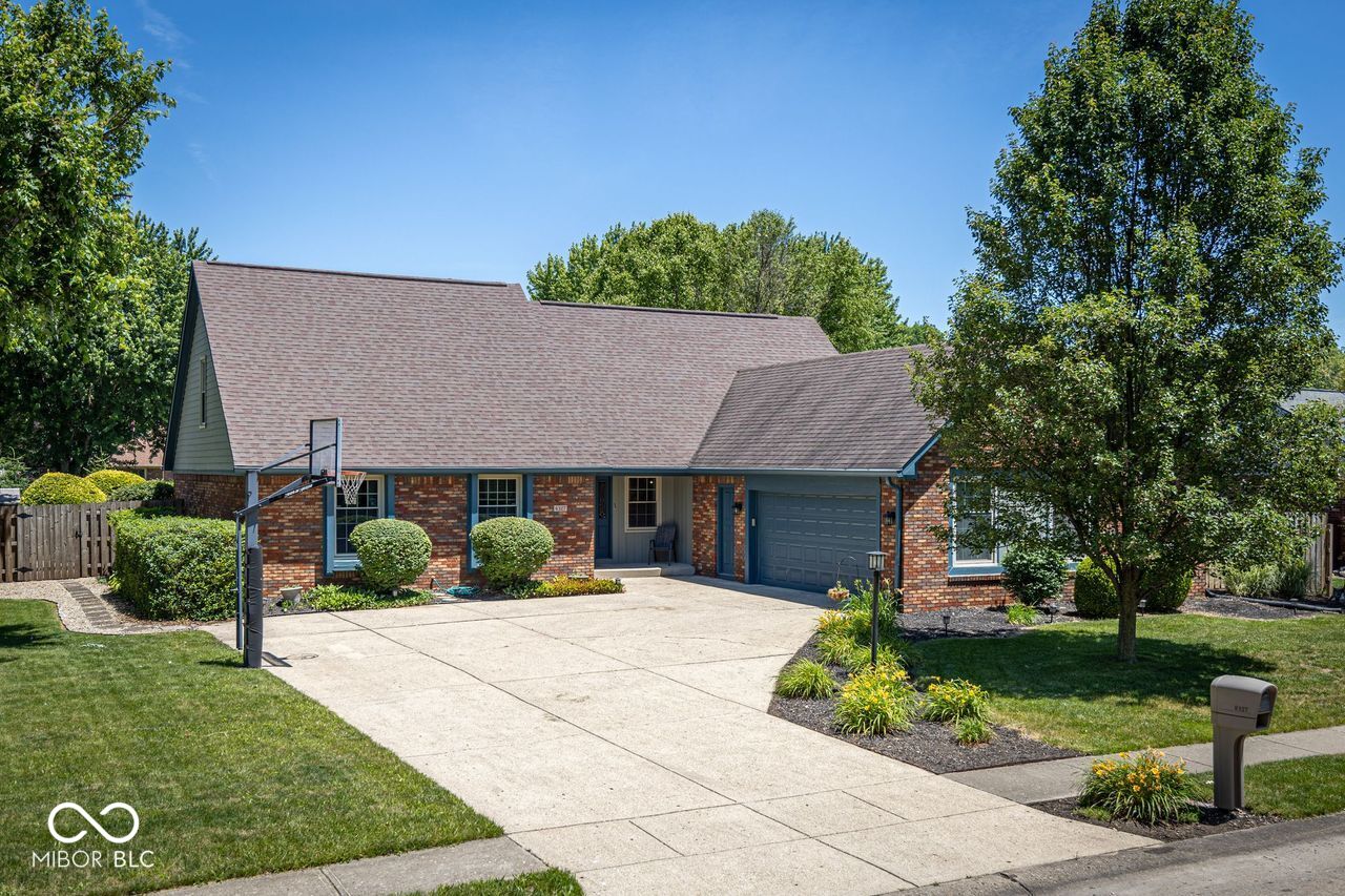 8327 Chateaugay Drive Indianapolis IN 46217