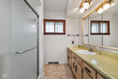 6138 N 75 W Whiteland IN 46184