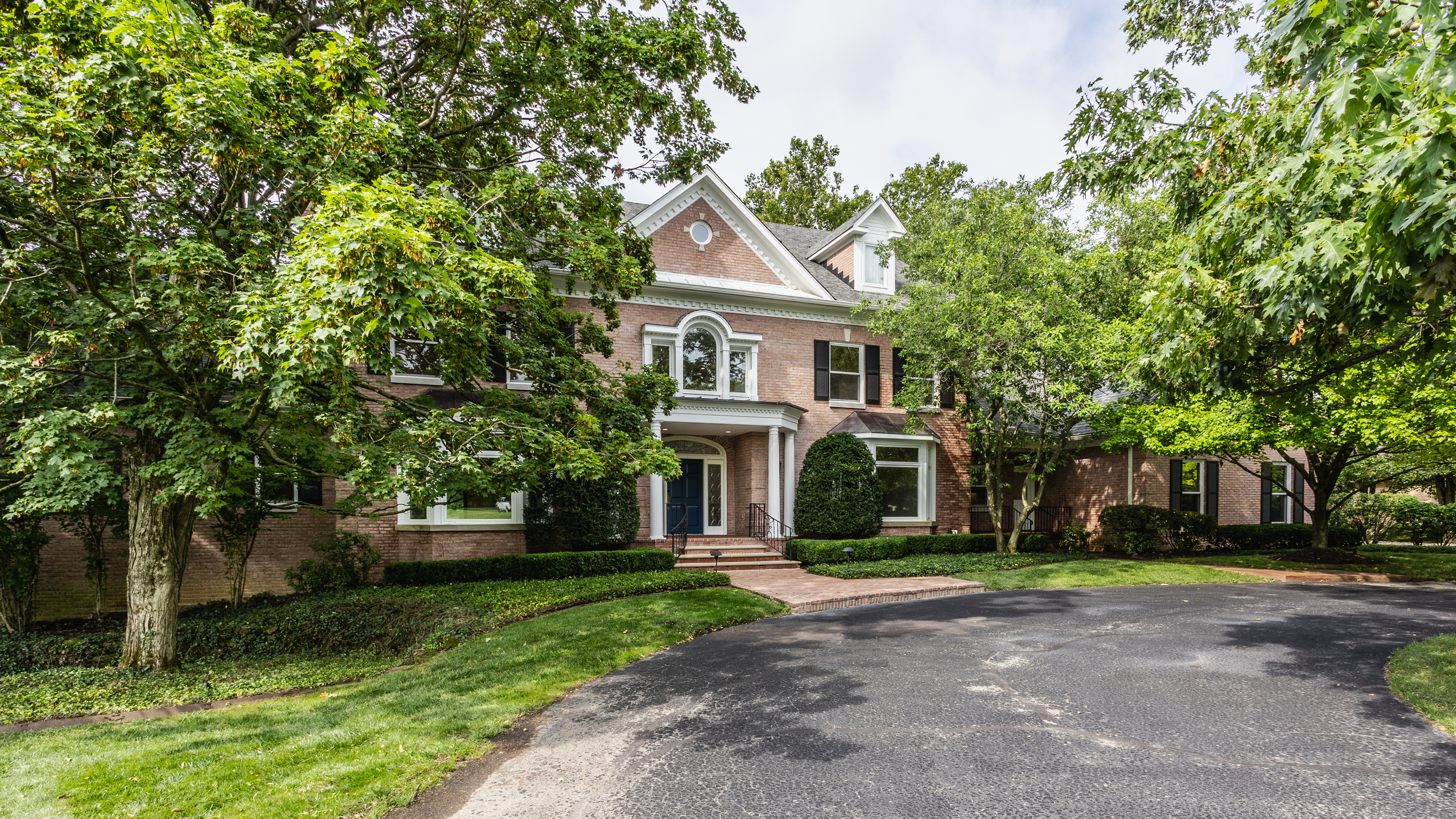 1118 Laurelwood Carmel IN 46032