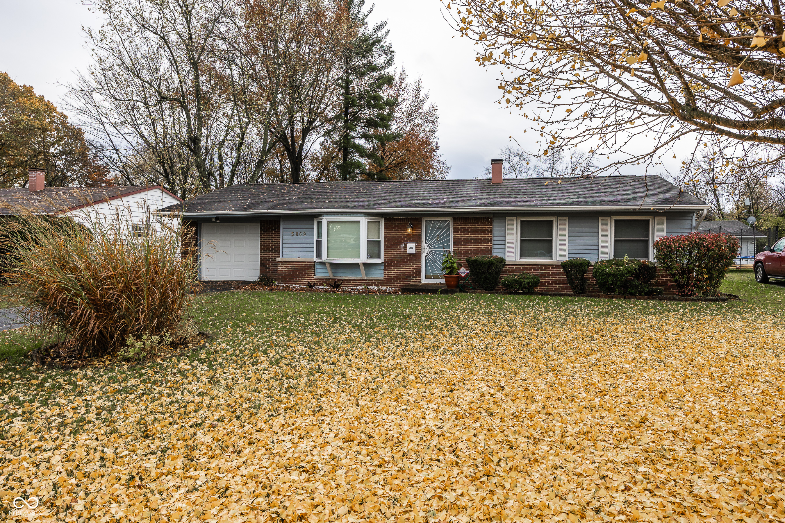 5869 E 44th Street Indianapolis IN 46226
