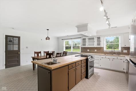 132 Beechwood Drive Westfield IN 46074