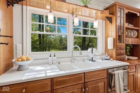 1603 S Jeanne Court New Palestine IN 46163