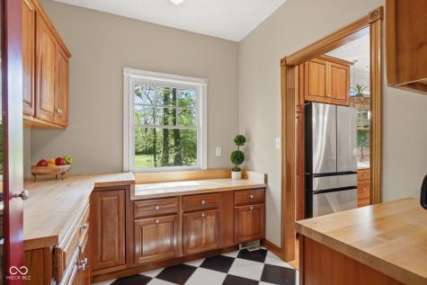 1603 S Jeanne Court New Palestine IN 46163