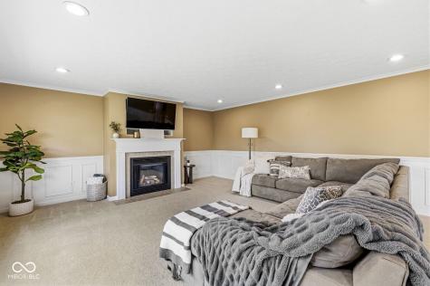 7825 Andaman Drive Zionsville IN 46077