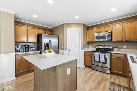 7825 Andaman Drive Zionsville IN 46077