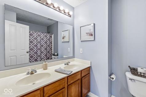 7825 Andaman Drive Zionsville IN 46077