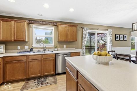 7825 Andaman Drive Zionsville IN 46077