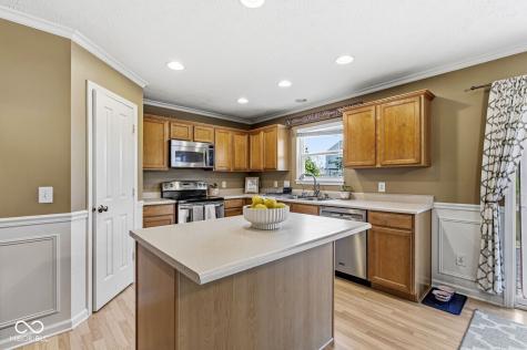 7825 Andaman Drive Zionsville IN 46077